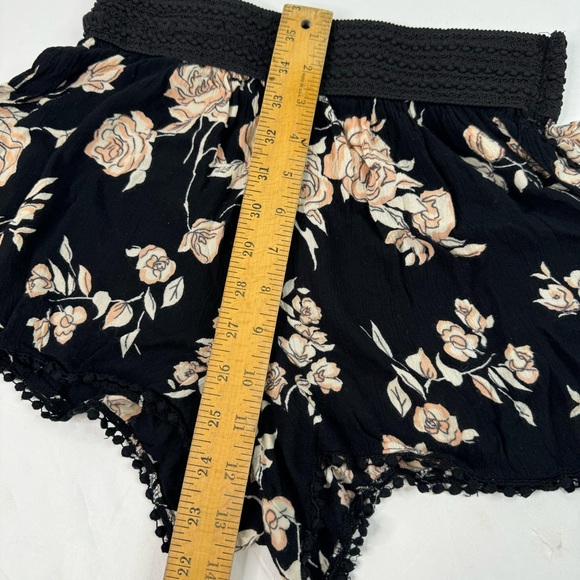 Angie Black Floral Shorts - Picture 7 of 8